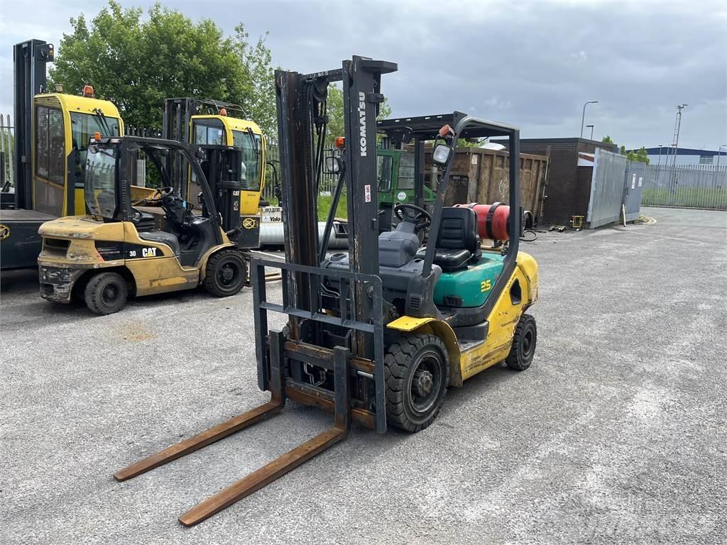 Komatsu FG25HT-16R Gasolmotviktstruckar