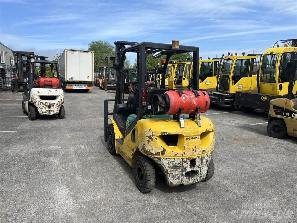 Komatsu FG25HT-16R Gasolmotviktstruckar