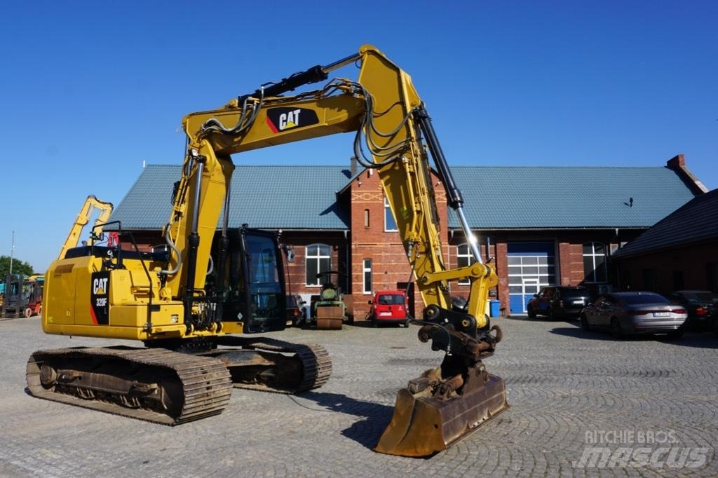 CAT 320 FL Bandgrävare