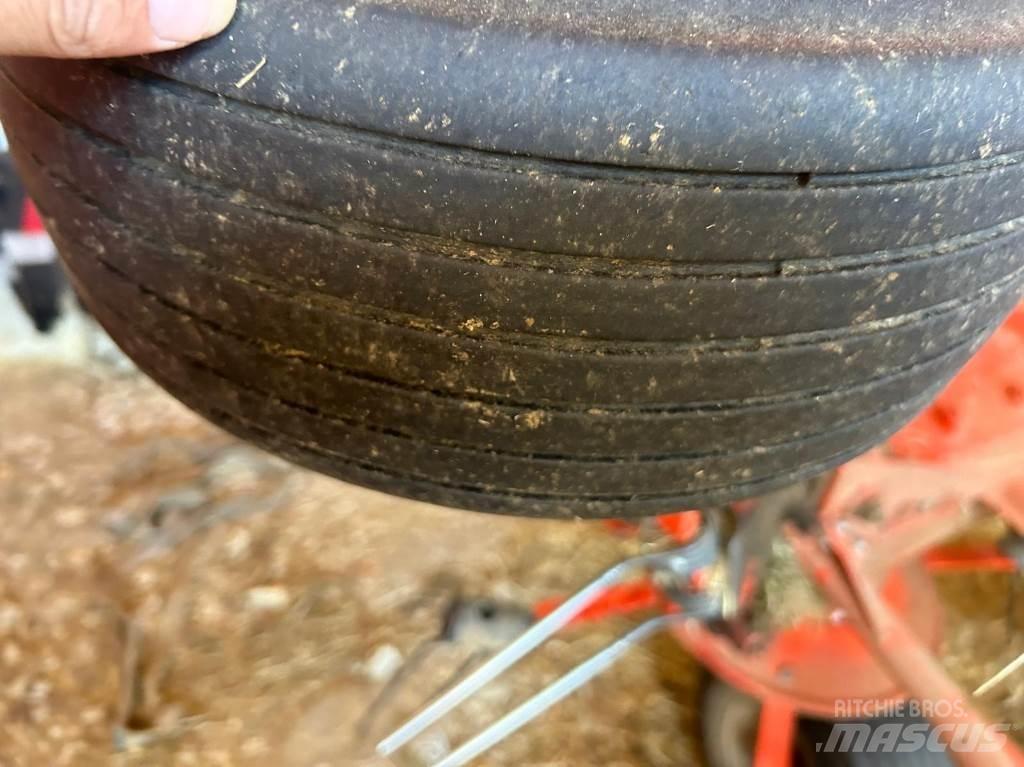 Kuhn GF10812 Vändare och luftare