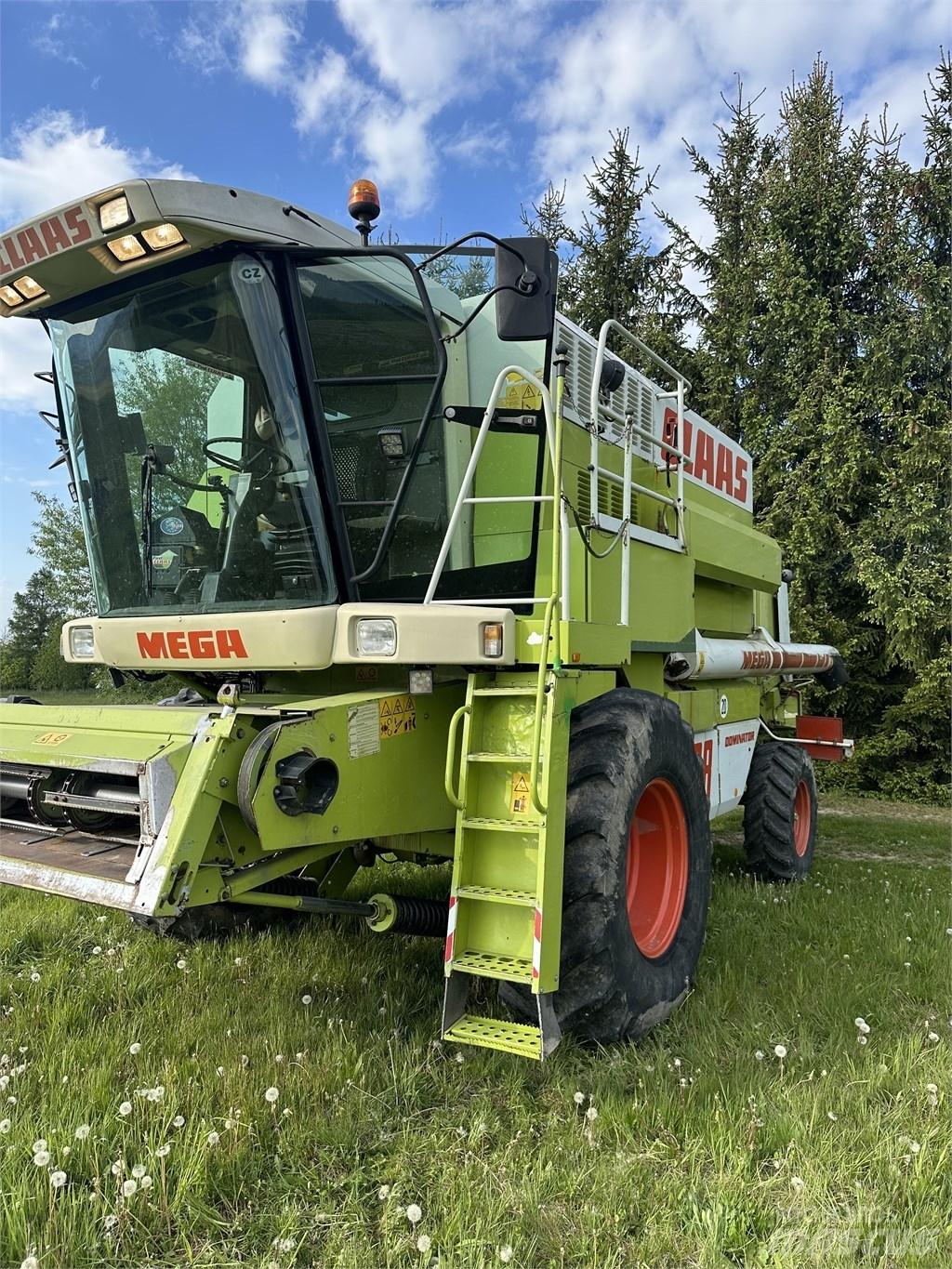 CLAAS Mega 208 Skördetröskor