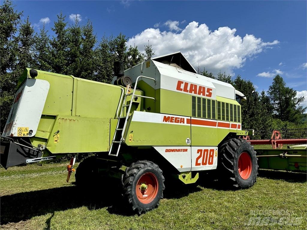 CLAAS Mega 208 Skördetröskor