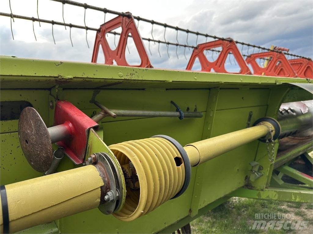 CLAAS Mega 208 Skördetröskor