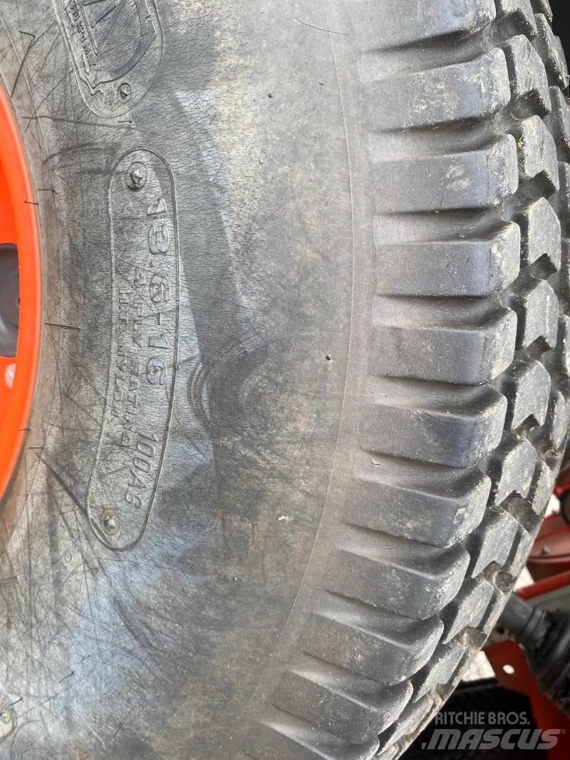 Kubota ST 401-C Kompakttraktorer