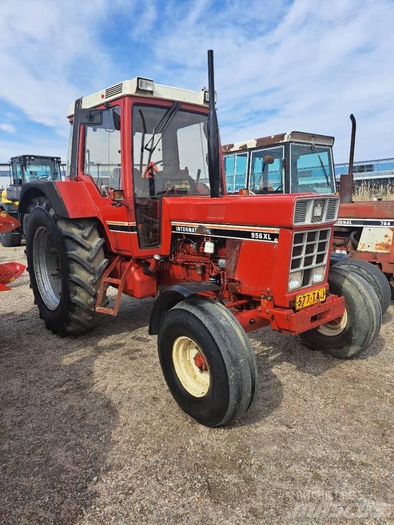 International 956XL Traktorer