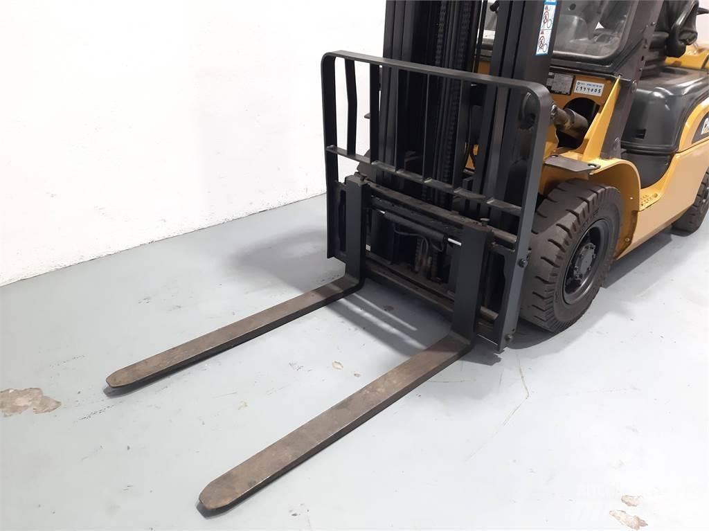 CAT DP25NT Dieselmotviktstruckar