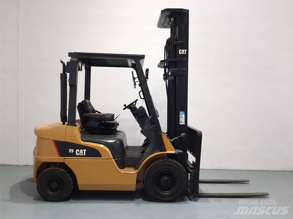 CAT DP25NT Dieselmotviktstruckar