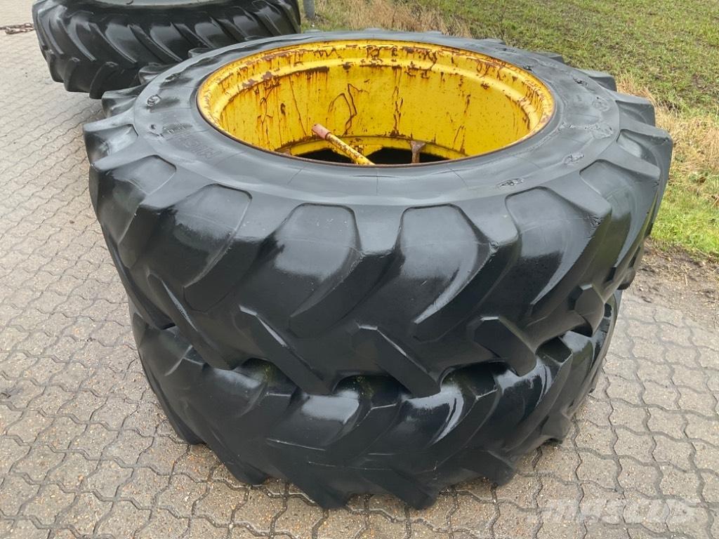  Tvillinghjul Däck, hjul och fälgar