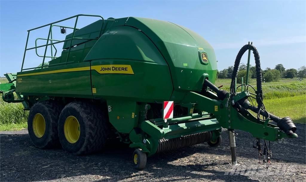 John Deere L624 Fyrkantspressar