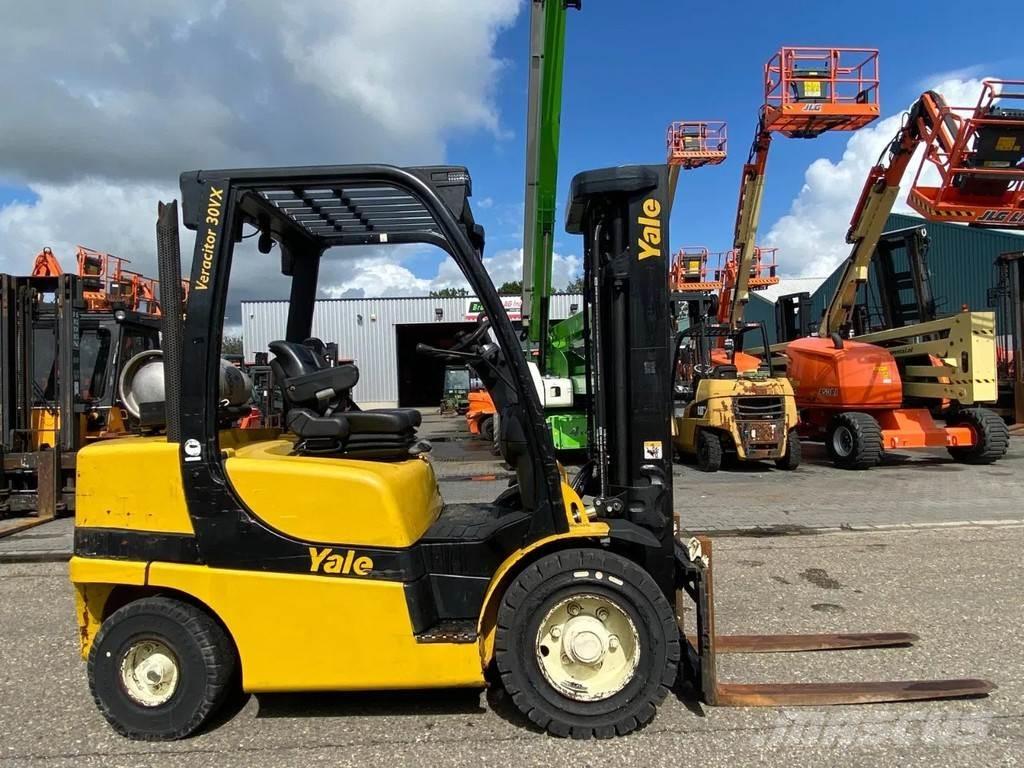 Yale GLP30VXE195 Gasolmotviktstruckar