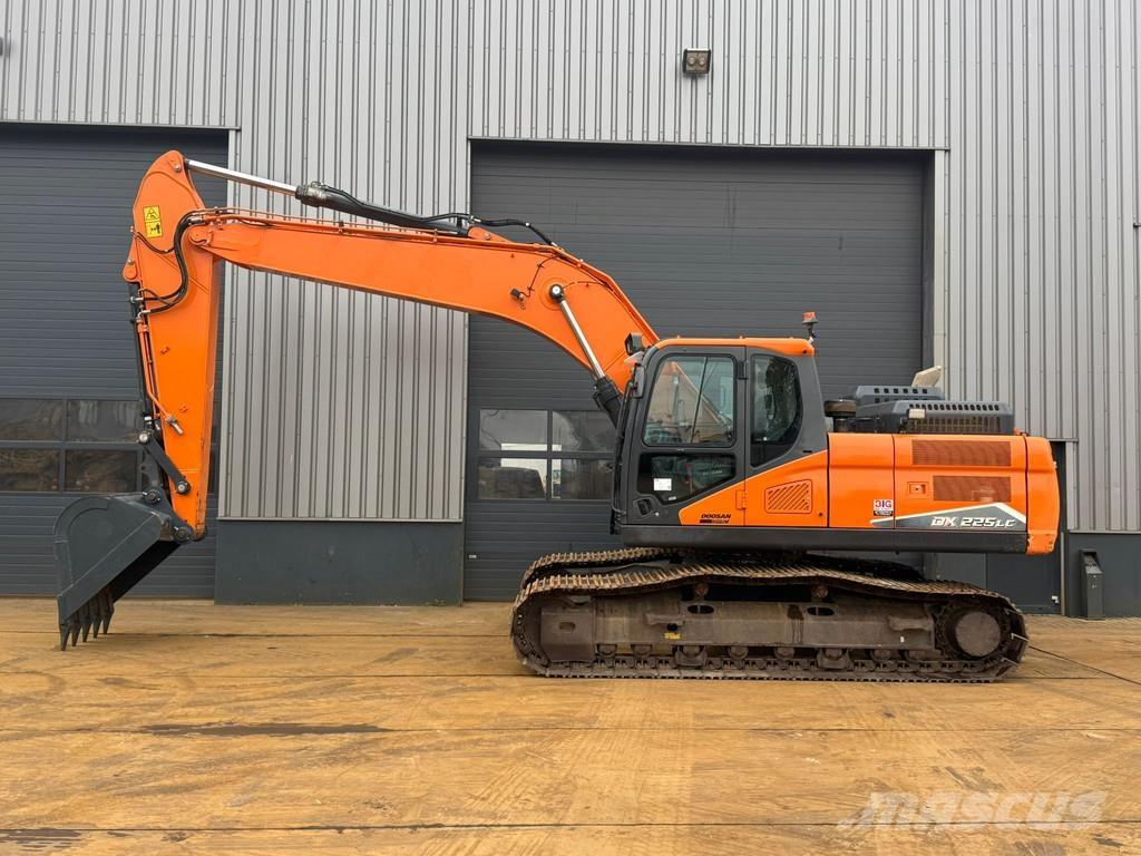 Doosan DX225LC-7 Bandgrävare