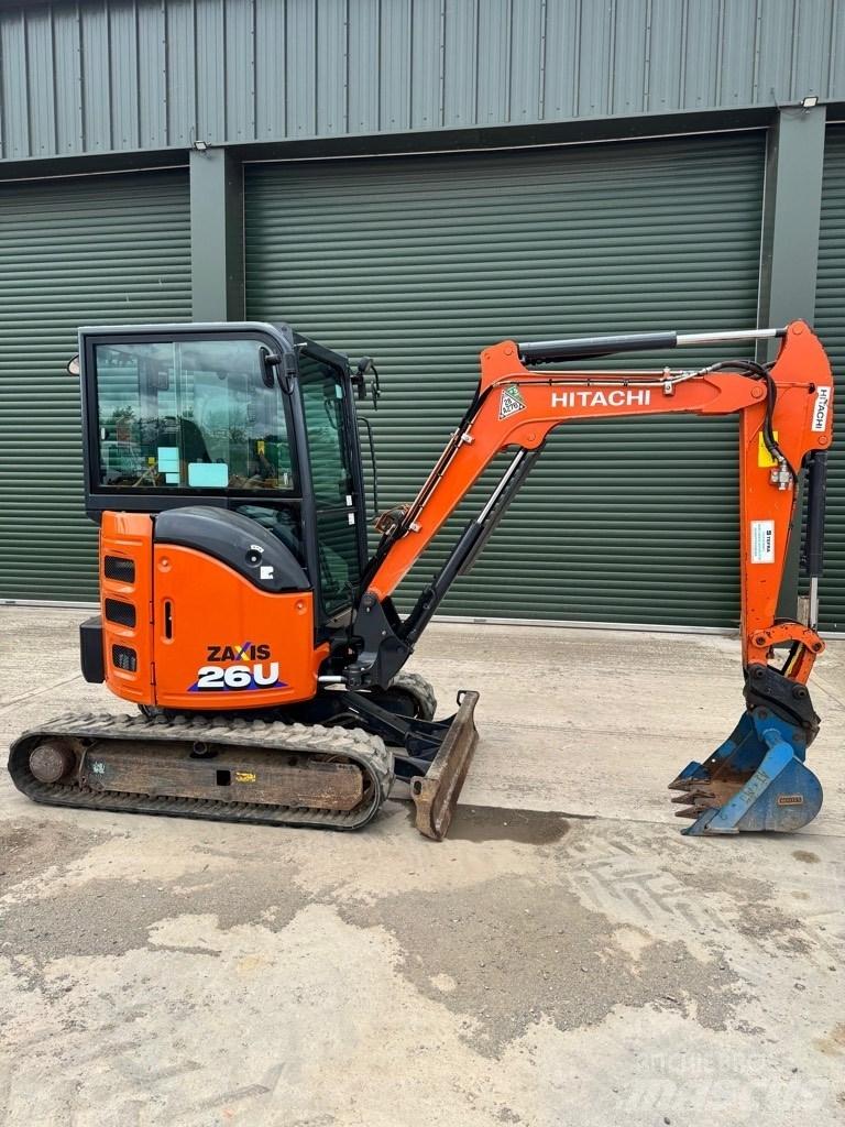 Hitachi ZX 26 U-6 CR Minigrävare < 7t
