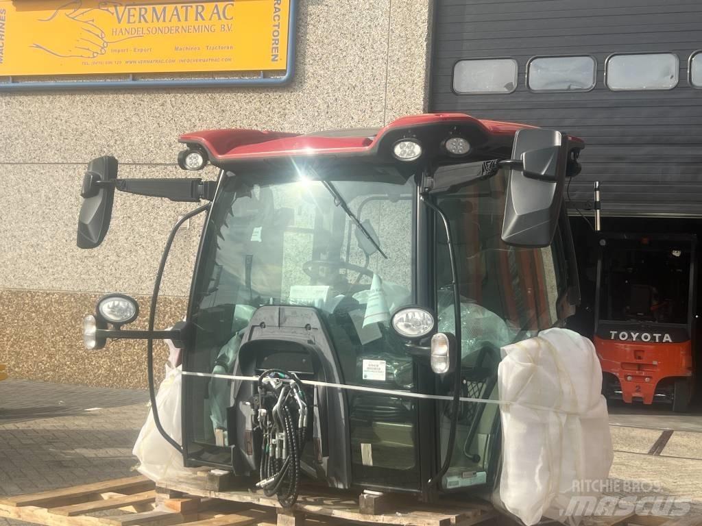 CASE MAXXUM / PUMA Hytter och interiör