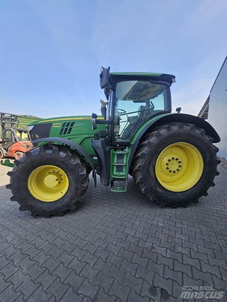 John Deere 6210R Traktorer