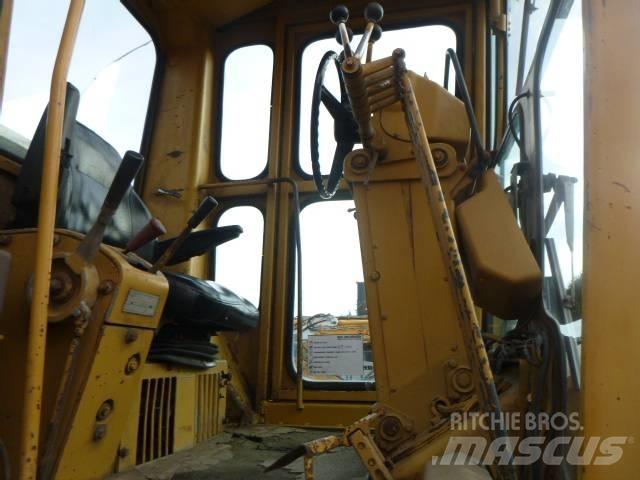 CAT 120 G Väghyvlar