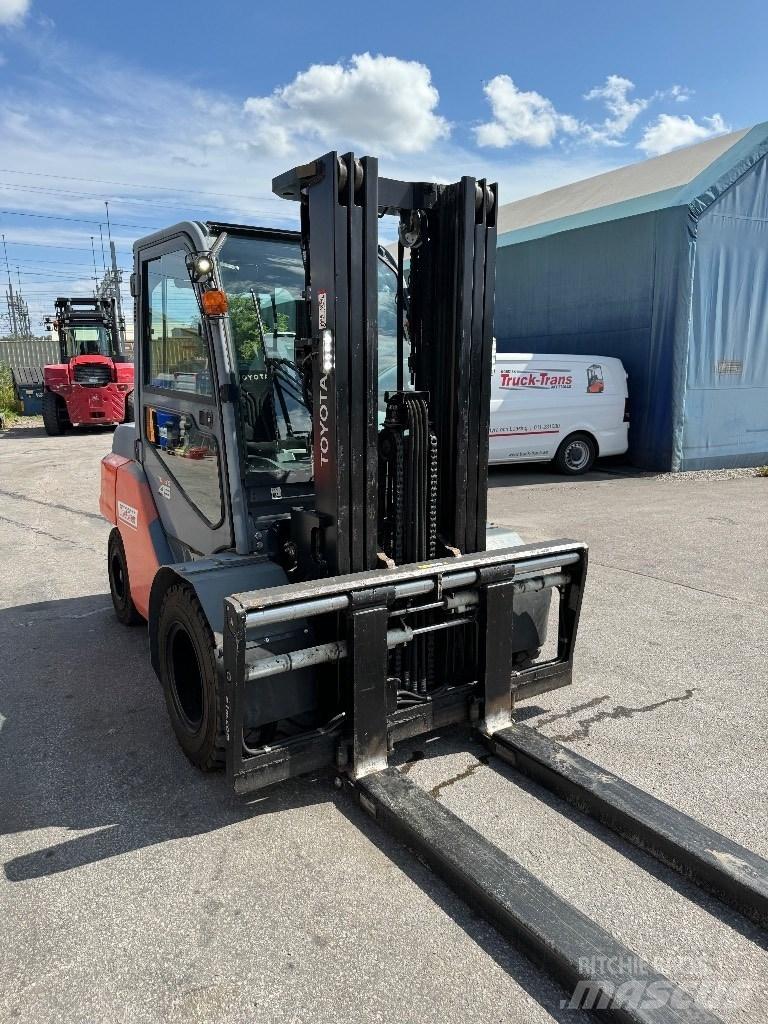 Toyota 40-8FD40N Diesel trucks