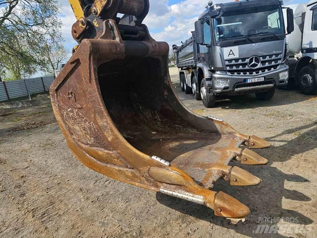 CAT 326 F L Bandgrävare