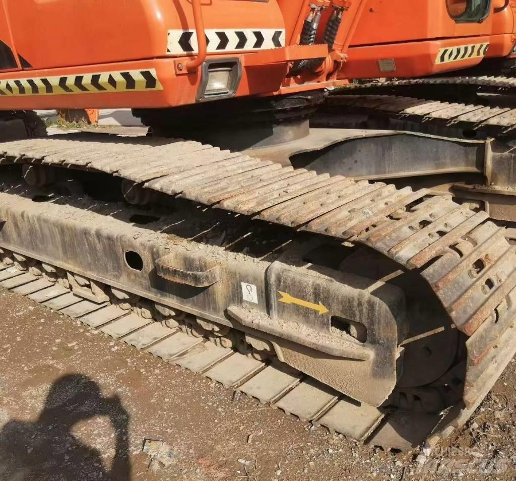 Doosan DH 220 Bandgrävare