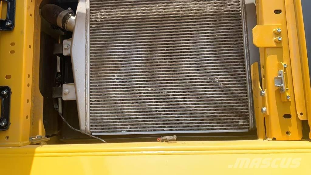 Komatsu PC 450-8 Bandgrävare