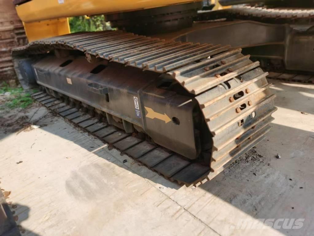 Komatsu PC 220-7 Bandgrävare