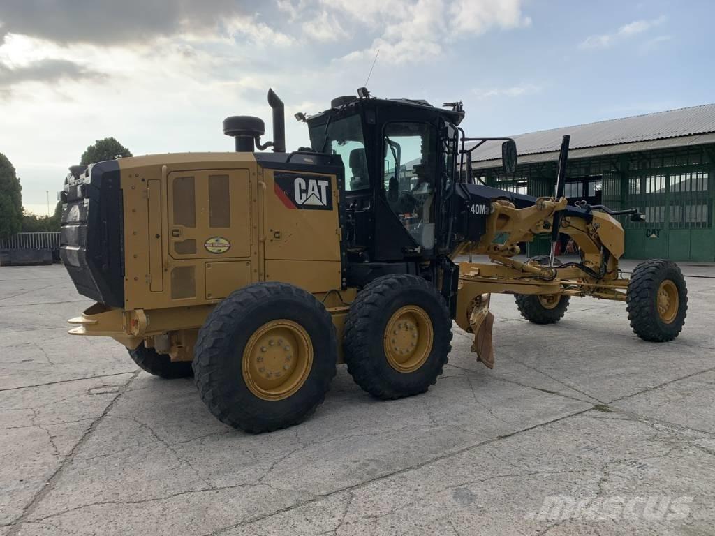 CAT 140 M 3 Väghyvlar