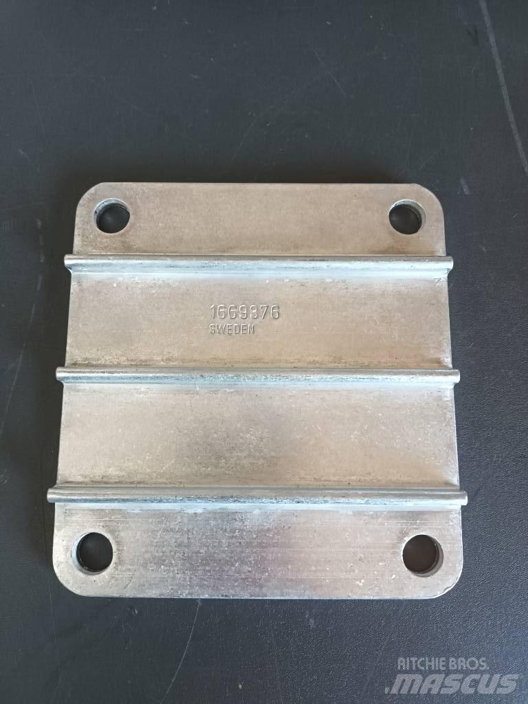 Volvo COVER 1669376 Motorer