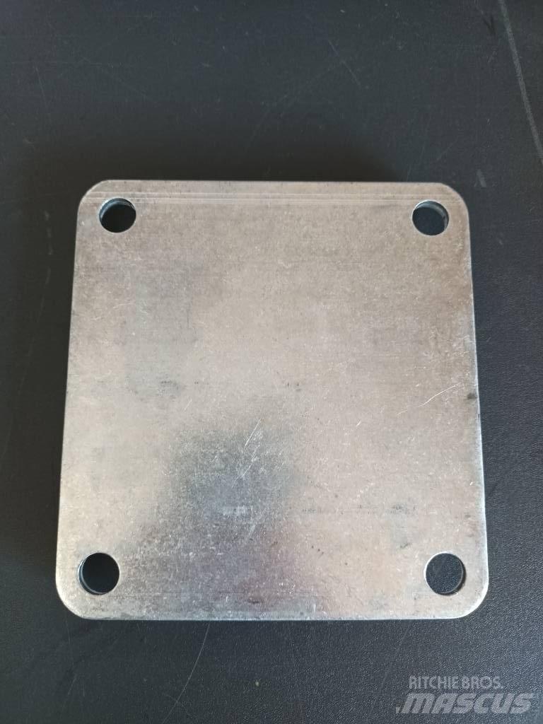 Volvo COVER 1669376 Motorer