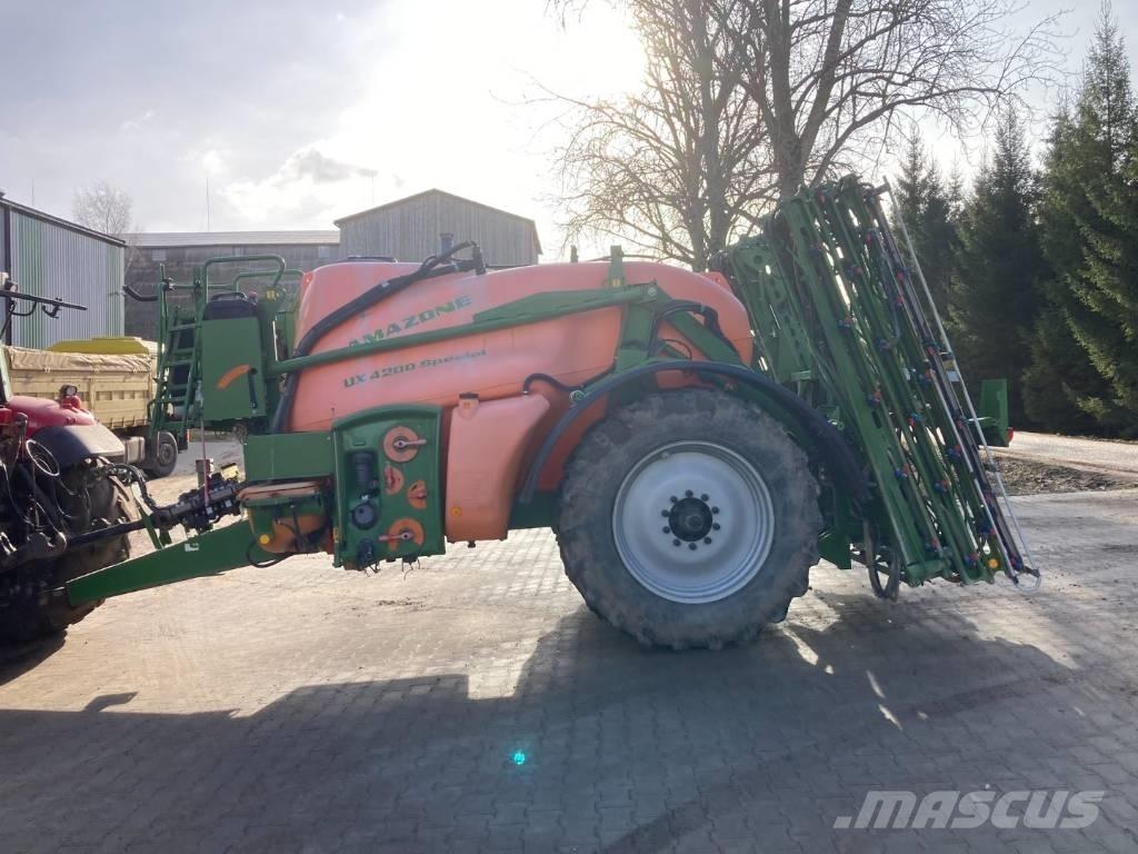 Amazone UX 4200 24 m Dragna sprutor