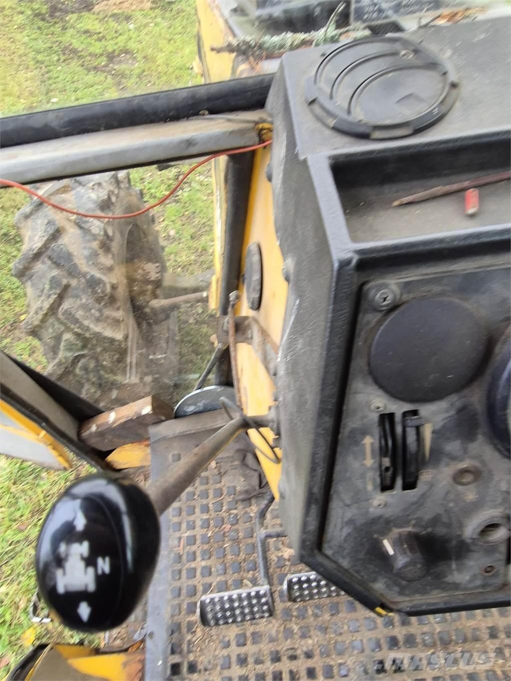 Valtra 715M Traktorer