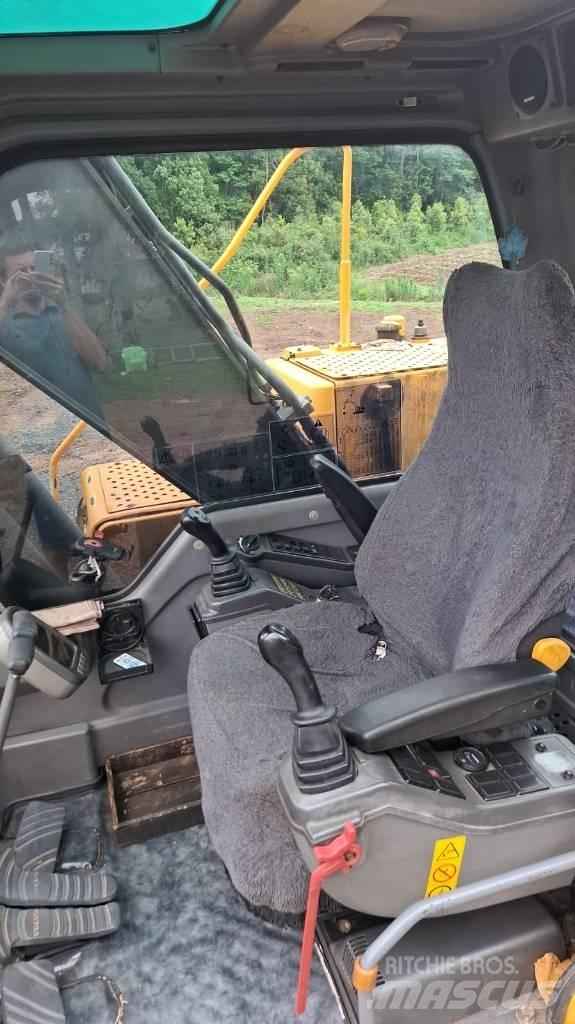 Volvo EC210B Bandgrävare