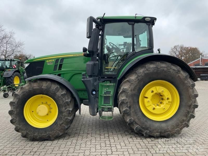 John Deere 6250R Traktorer
