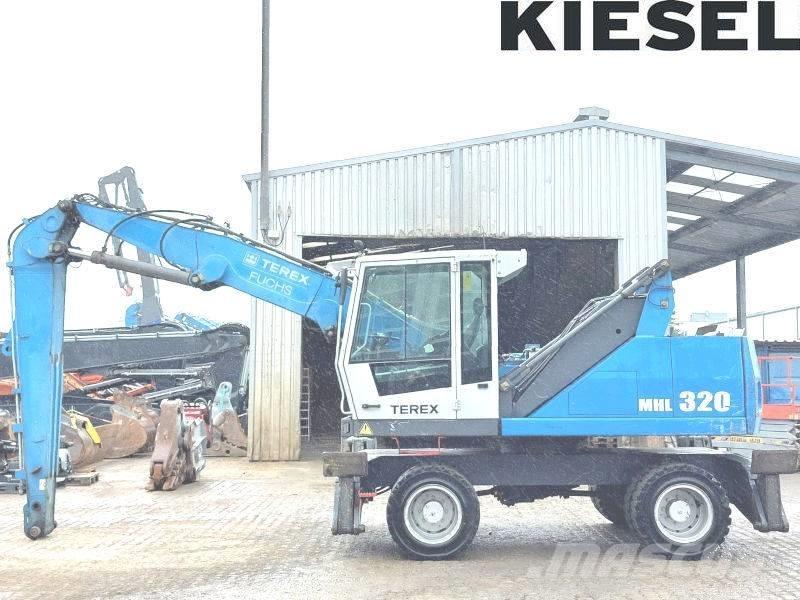 Fuchs MHL 320 D Avfalls / industri hantering