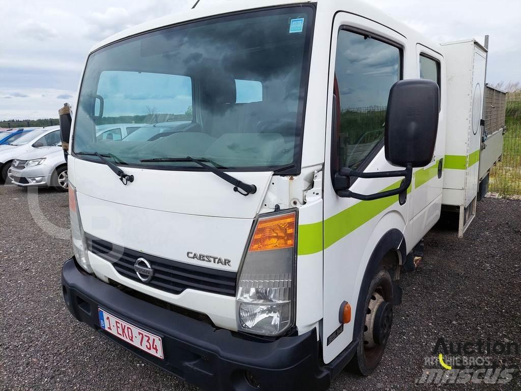 Nissan Cabstar Flakbilar/Pickuper