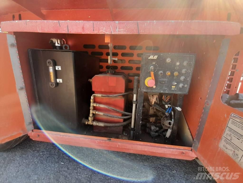 JLG 260 MRT Saxliftar