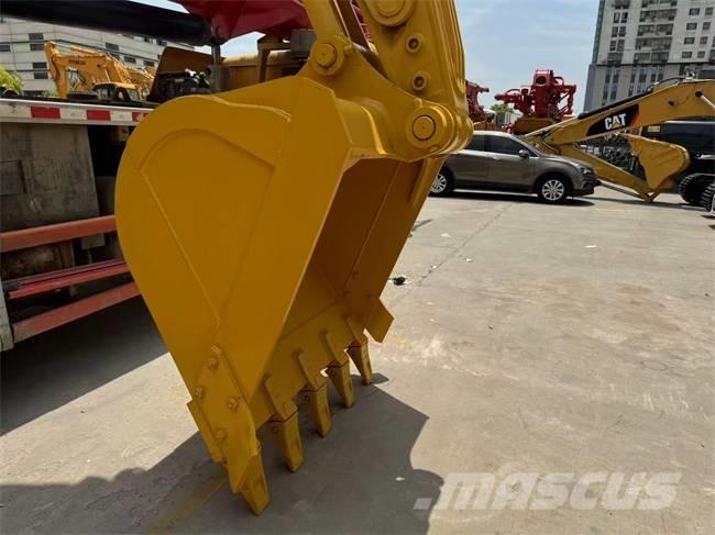 Komatsu PC 220 Bandgrävare