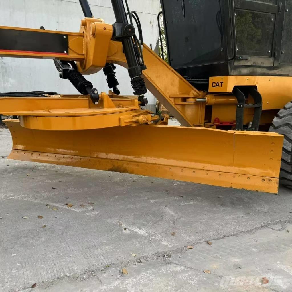 CAT 140G Väghyvlar
