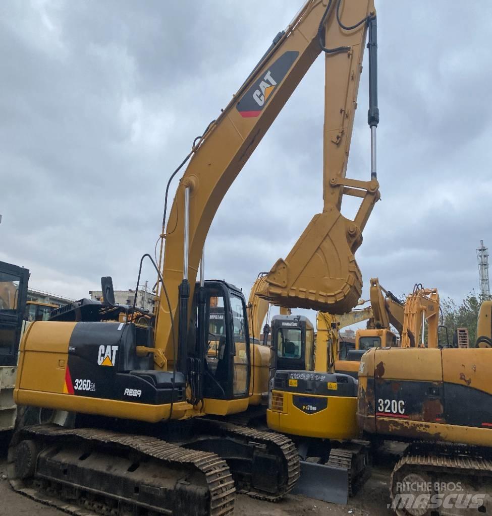 CAT 326 D2L Bandgrävare
