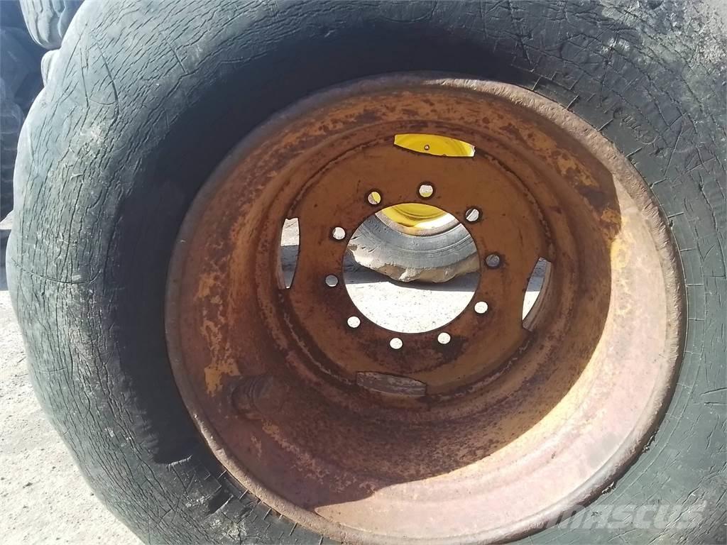 Ösa 250 20x26,5 Däck, hjul och fälgar