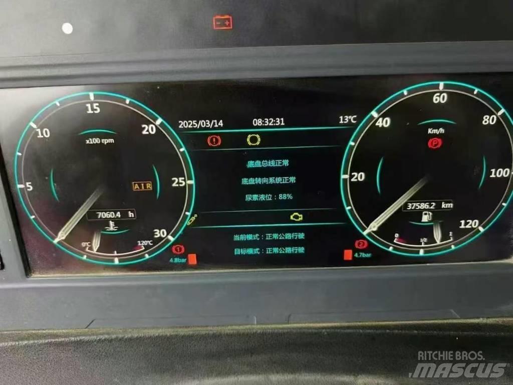 XCMG XCA130L7 Allterrängkranar