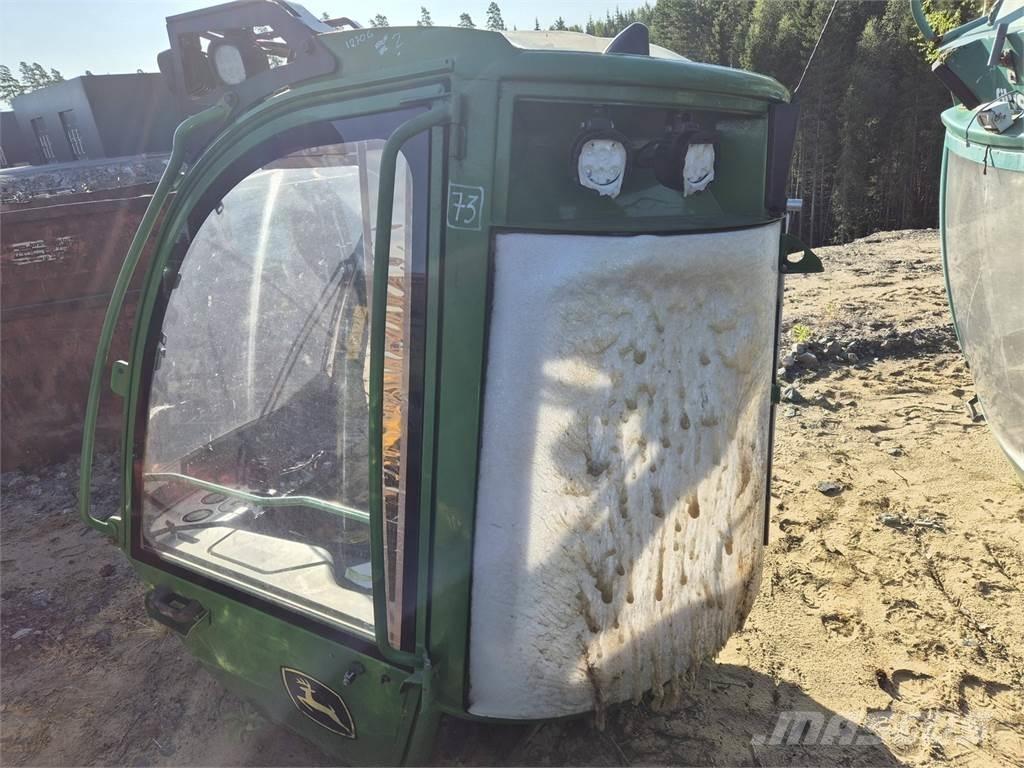 John Deere 1270G Hytter och interiör