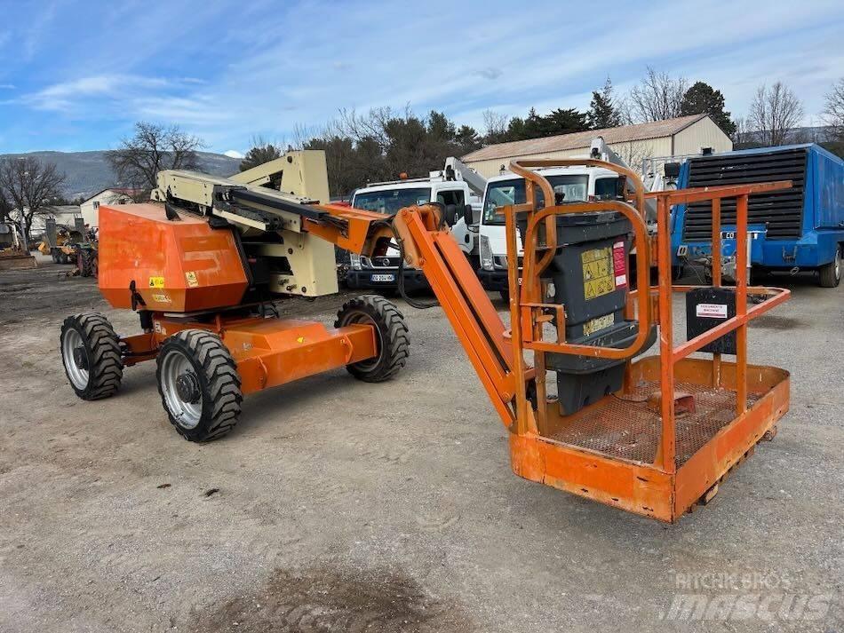 JLG 340 AJ Bomliftar
