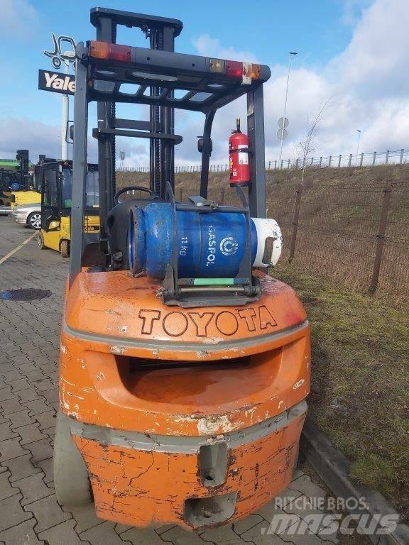 Toyota 7FG35 Gasolmotviktstruckar
