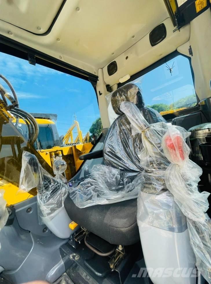 Komatsu PC 138 US Bandgrävare