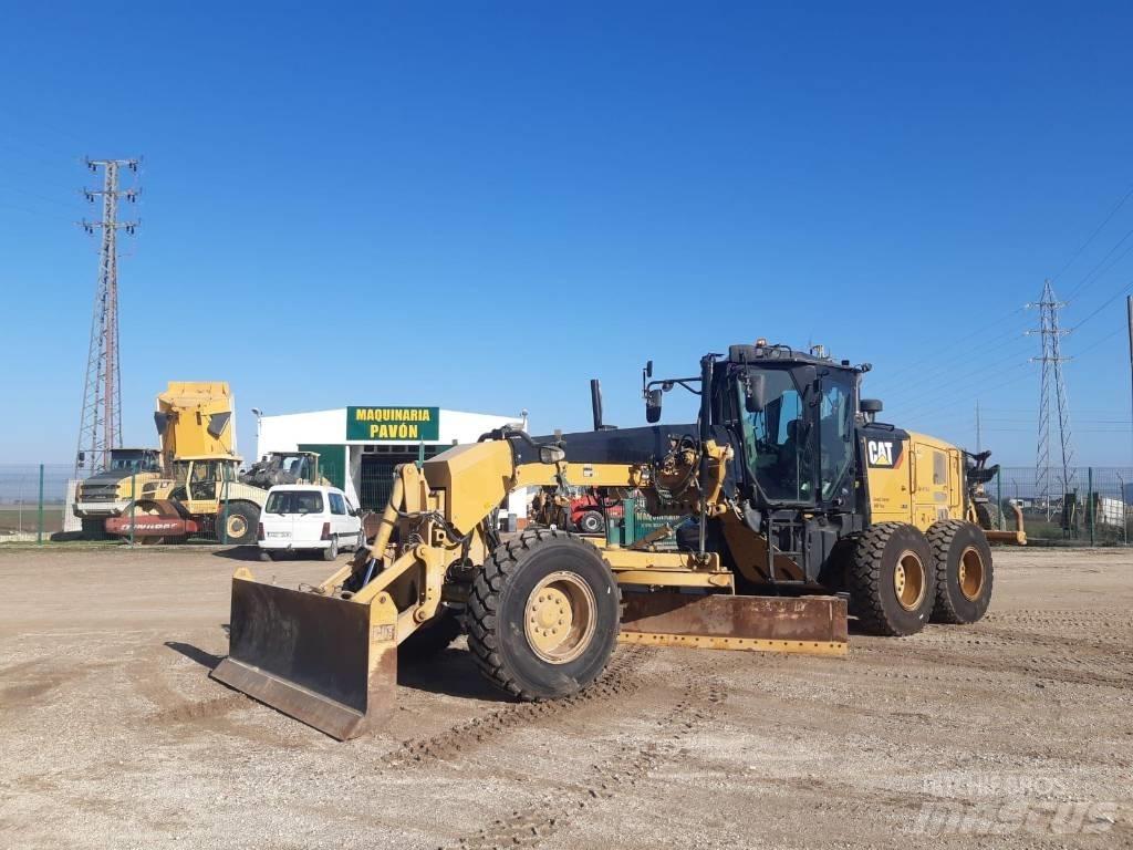 CAT 120 M 2 Väghyvlar