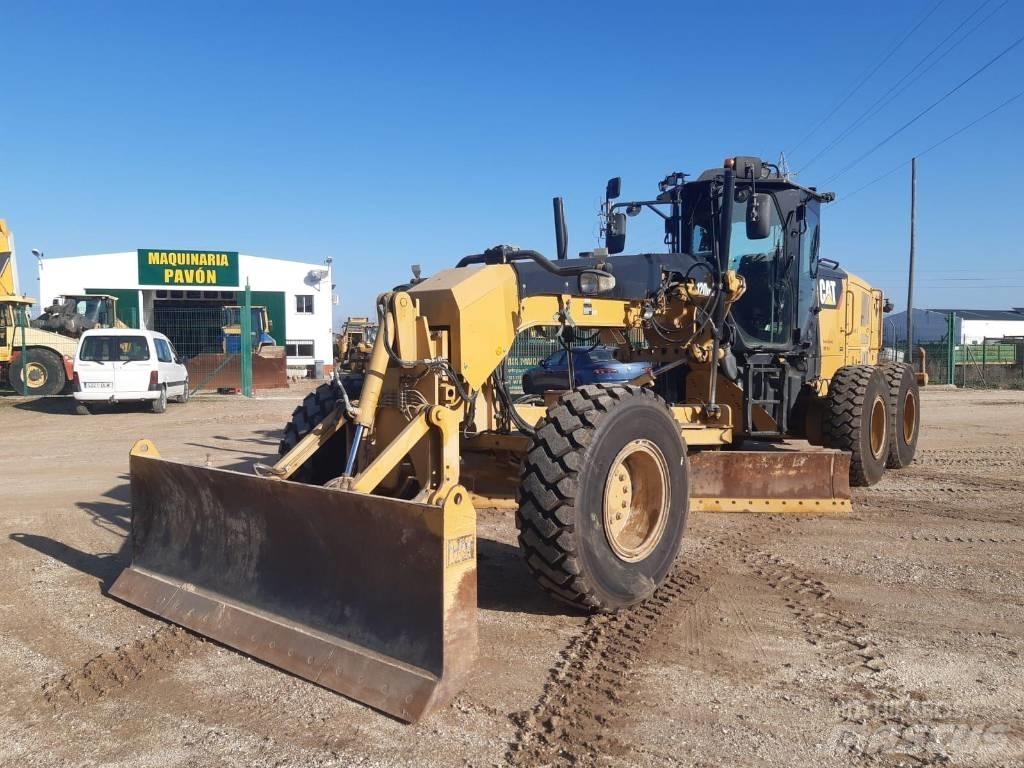 CAT 120 M 2 Väghyvlar