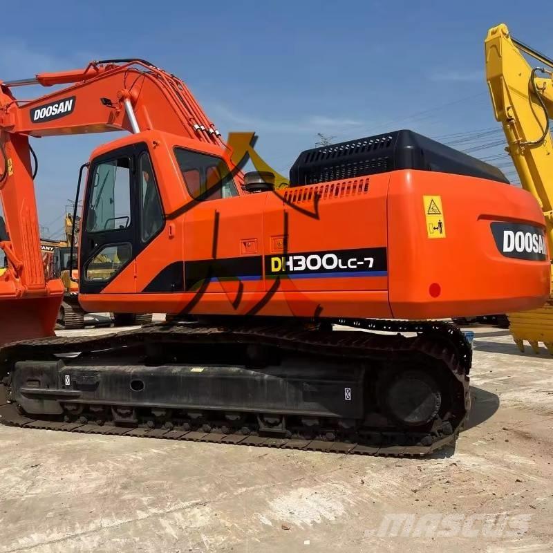 Doosan DH 300 LC-7 Bandgrävare