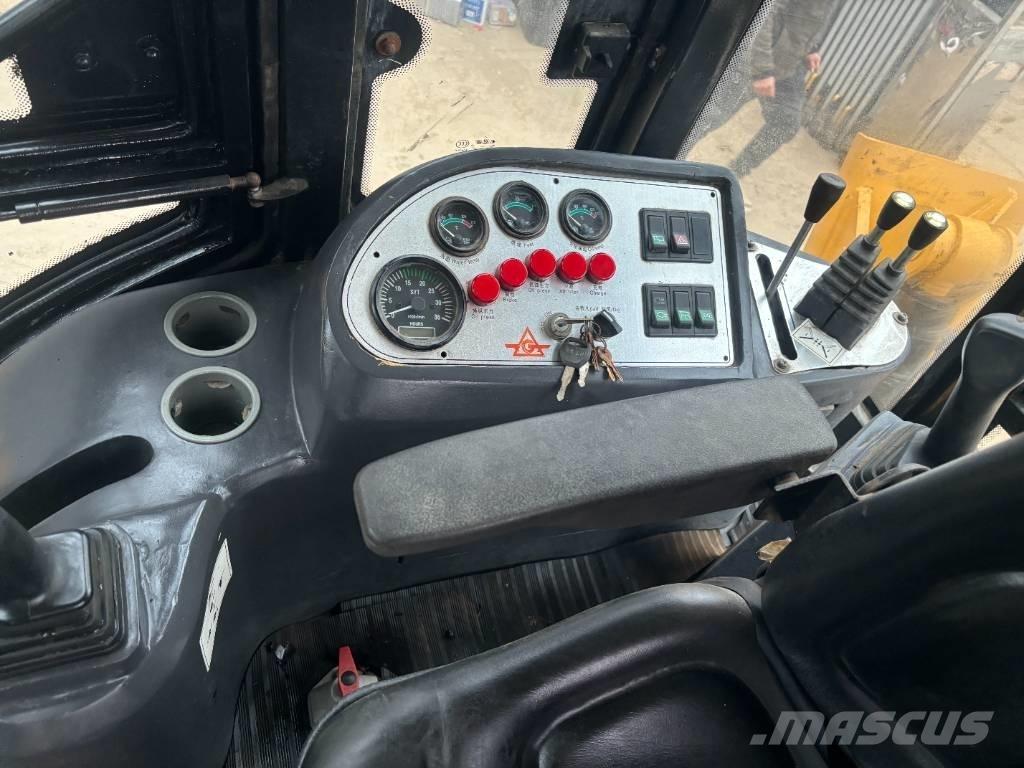 CAT 420 F Grävlastare