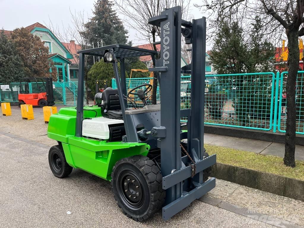 Toyota 3FG45 V-3446 Gasolmotviktstruckar