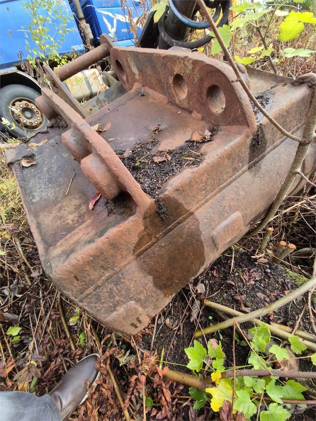  Kuokkakauha 700mm Skopor