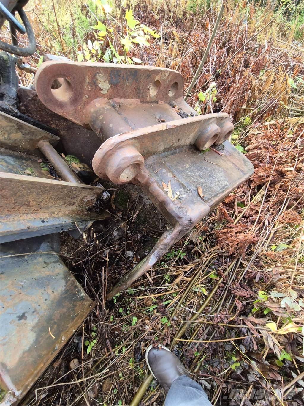  Kuokkakauha 700mm Skopor